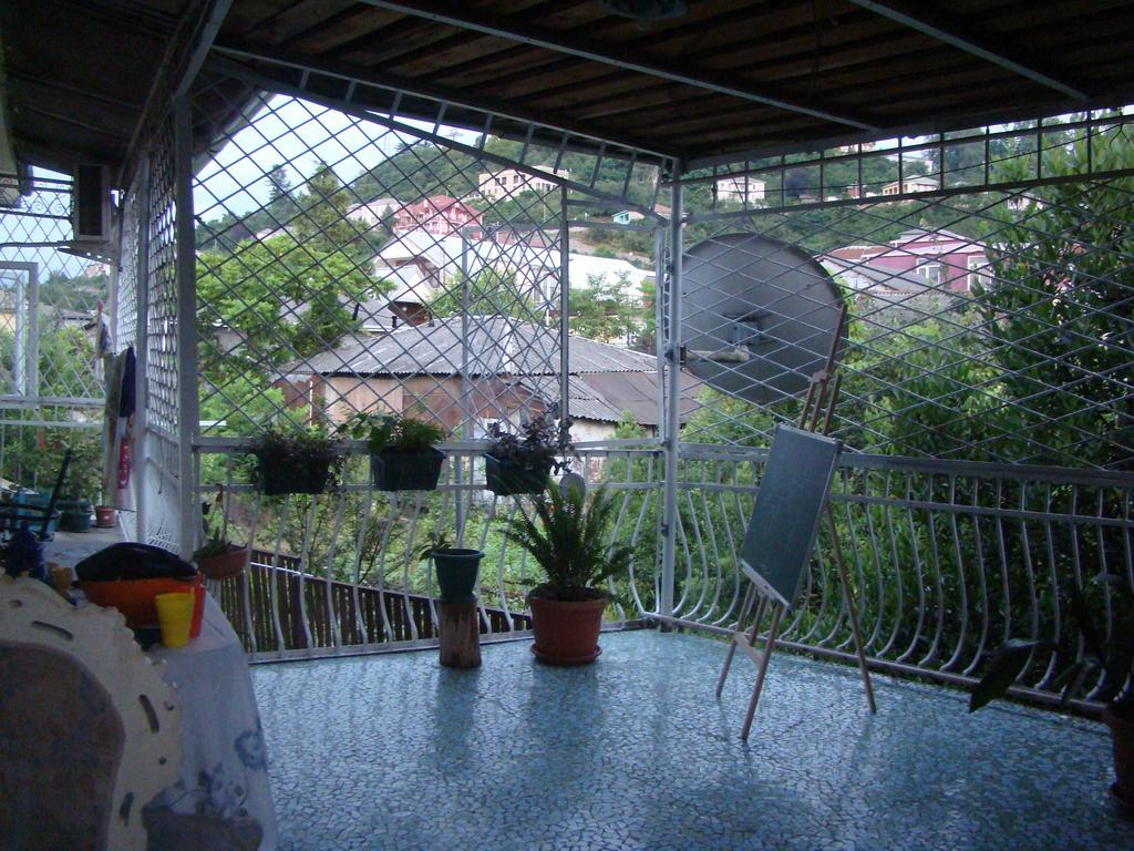 Guest House Temuri 巴统 外观 照片